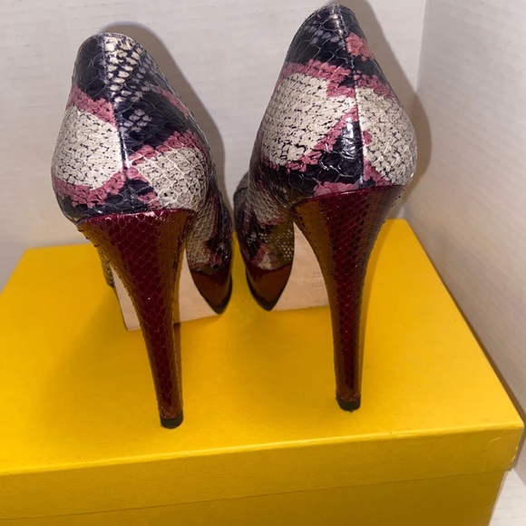 Fendi - Picture 3 of 6